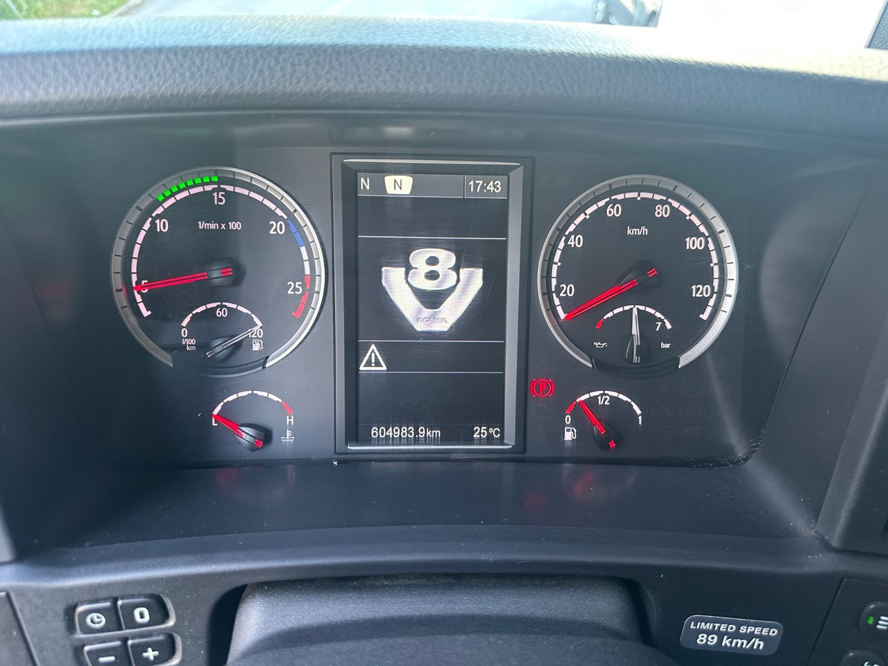 Arrendamiento de Scania R 580 V8 Penz Kran 2x Telespok Scania R 580 V8 Penz Kran 2x Telespok: foto 14 Arrendamiento de Scania R 580 V8 Penz Kran 2x Telespok Scania R 580 V8 Penz Kran 2x Telespok: foto 14