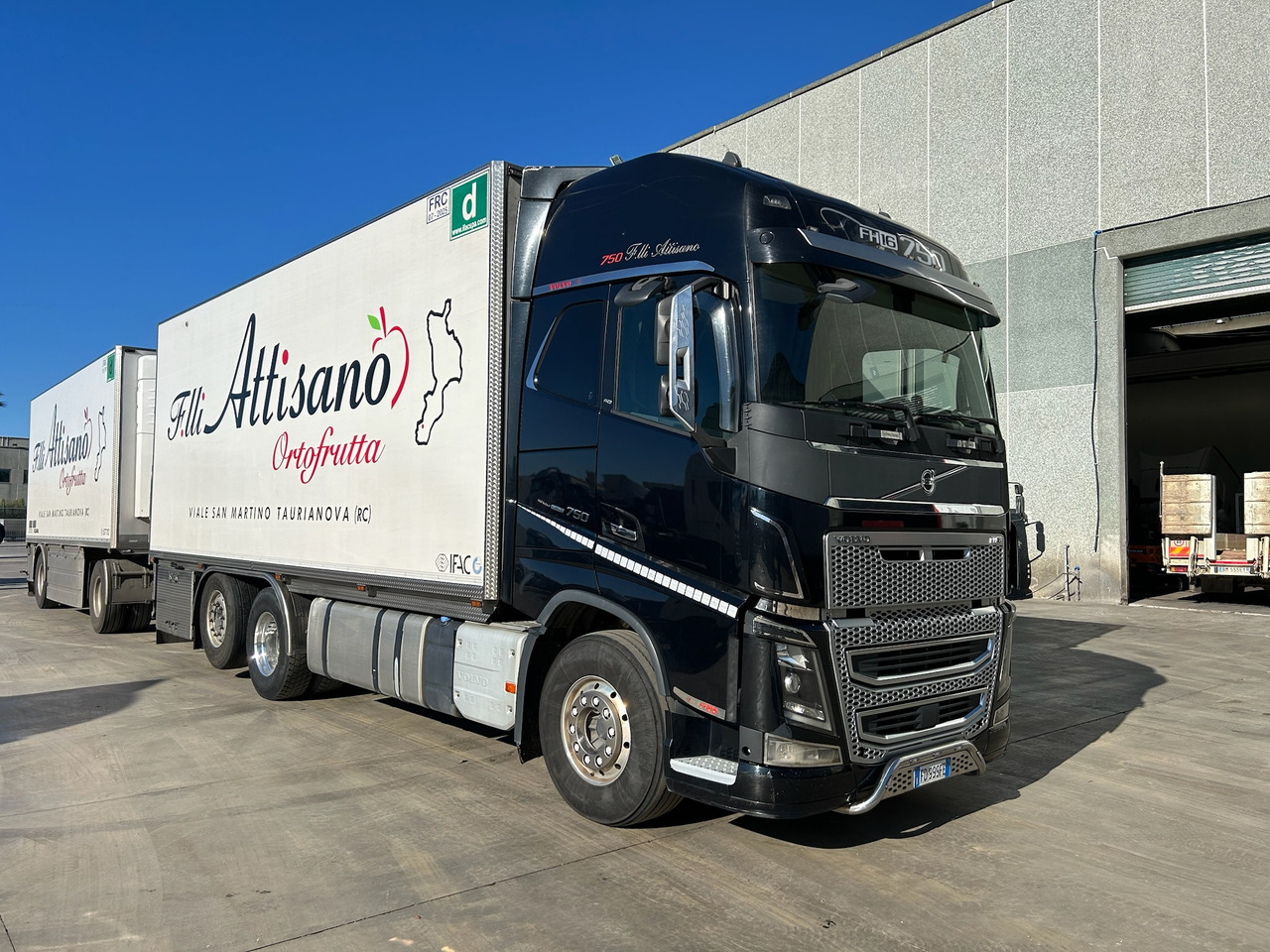 VOLVO FH 750 - Camión frigorífico: foto 1 VOLVO FH 750 - Camión frigorífico: foto 1