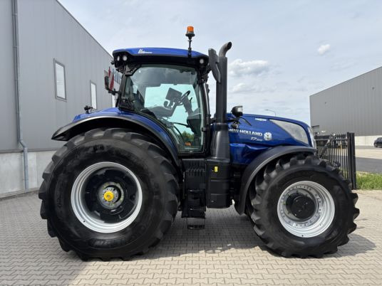 New Holland T7.300 PLMi - Tractor: foto 2 New Holland T7.300 PLMi - Tractor: foto 2