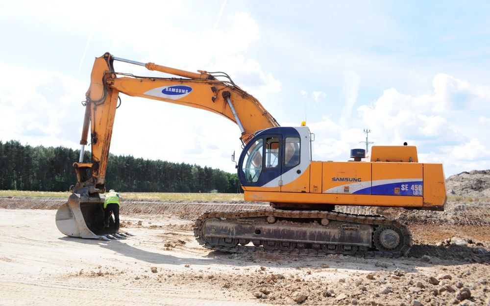 Zwolnica koparki Samsung SE 450 LC - Excavadora de cadenas: foto 1 Zwolnica koparki Samsung SE 450 LC - Excavadora de cadenas: foto 1