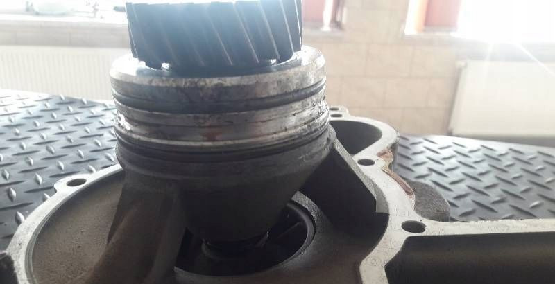 Deutz pompa wody BF8M BF6M 1015 - Recambio: foto 3 Deutz pompa wody BF8M BF6M 1015 - Recambio: foto 3