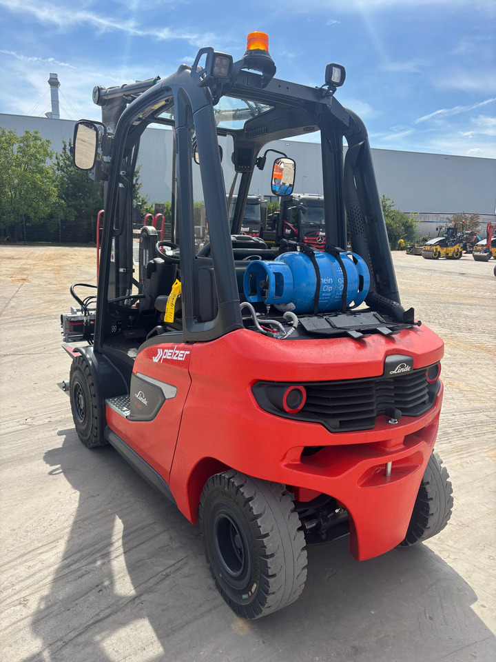 Carretilla elevadora de gas LINDE H30T-01: foto 6