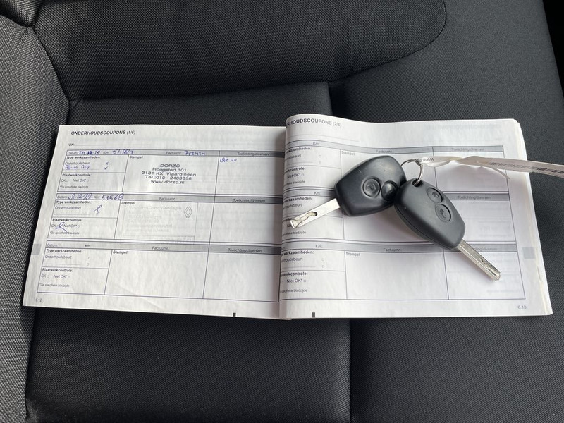 Furgoneta pequeña Renault Trafic 1.6 dCi 126pk E6 Comfort 3 zits BPM Vrij! Lease €240 p/m, Airco, Navi, Trekhaak, PDC, Volledig onderhoudshistorie aanwezig: foto 9