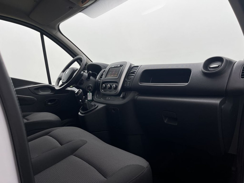 Furgoneta pequeña Renault Trafic 1.6 dCi E6 Comfort R-link 3p BPM Vrij! Lease €296 p/m, Airco, Navi, PDC, Cruise controle, Onderhoudshistorie aanwezig: foto 7 Furgoneta pequeña Renault Trafic 1.6 dCi E6 Comfort R-link 3p BPM Vrij! Lease €296 p/m, Airco, Navi, PDC, Cruise controle, Onderhoudshistorie aanwezig: foto 7