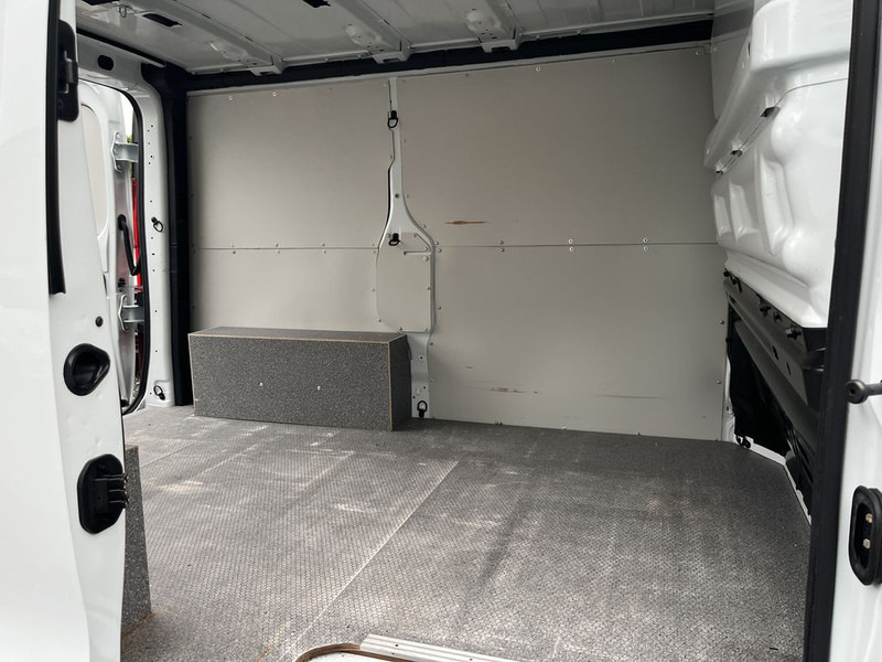 Furgoneta pequeña Renault Trafic 1.6 dCi E6 Comfort R-link 3p BPM Vrij! Lease €296 p/m, Airco, Navi, PDC, Cruise controle, Onderhoudshistorie aanwezig: foto 17 Furgoneta pequeña Renault Trafic 1.6 dCi E6 Comfort R-link 3p BPM Vrij! Lease €296 p/m, Airco, Navi, PDC, Cruise controle, Onderhoudshistorie aanwezig: foto 17