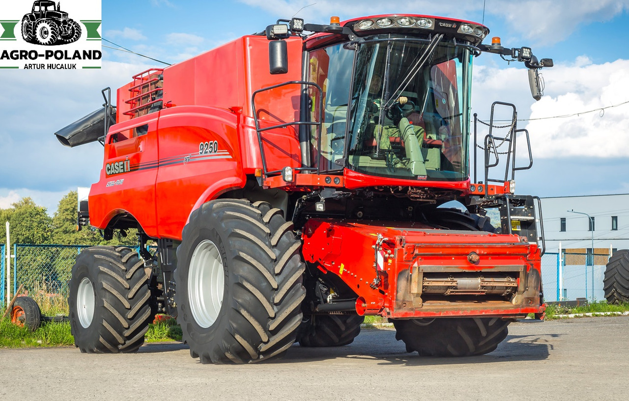 CASE IH IH 9250 AFS - 2019 ROK - 4X4 - 10,7 M. - GPS - AUTOPILOT - 2754H - Cosechadora de granos: foto 3 CASE IH IH 9250 AFS - 2019 ROK - 4X4 - 10,7 M. - GPS - AUTOPILOT - 2754H - Cosechadora de granos: foto 3