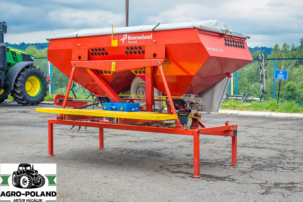 KVERNELAND OPTIMA - 12 X 75 + ZBIORNIK NA NAWÓZ - Sembradora de precisión: foto 2 KVERNELAND OPTIMA - 12 X 75 + ZBIORNIK NA NAWÓZ - Sembradora de precisión: foto 2