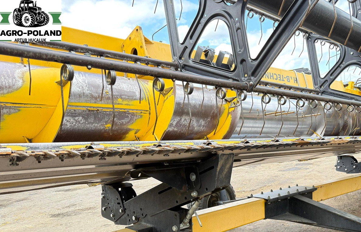NEW HOLLAND CX 6080 - 2114/2777 h - 2014 ROK + VARIFEED 6,09 M - Cosechadora de granos: foto 4 NEW HOLLAND CX 6080 - 2114/2777 h - 2014 ROK + VARIFEED 6,09 M - Cosechadora de granos: foto 4