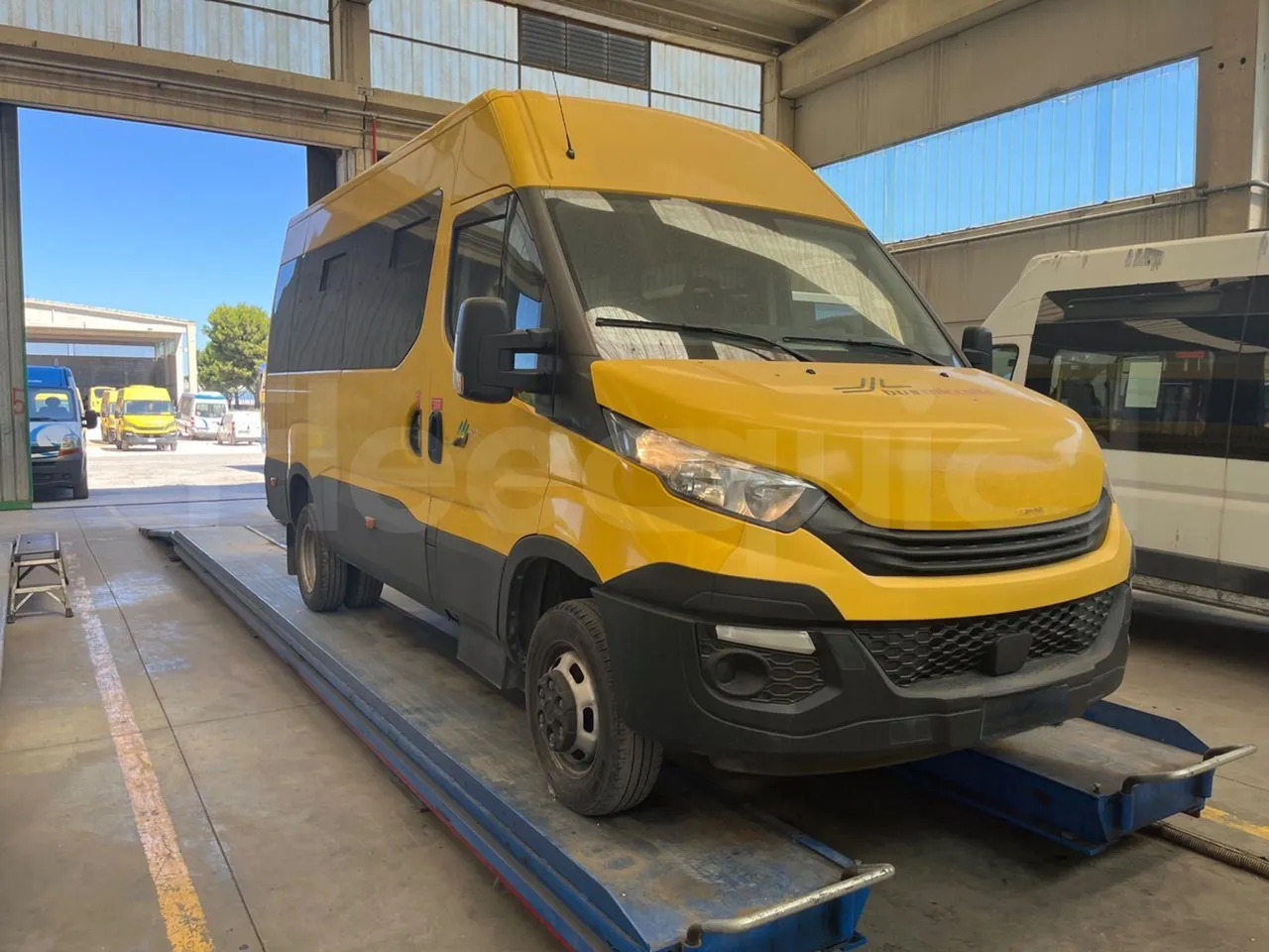 Iveco Daily - Autobús escolar: foto 1 Iveco Daily - Autobús escolar: foto 1