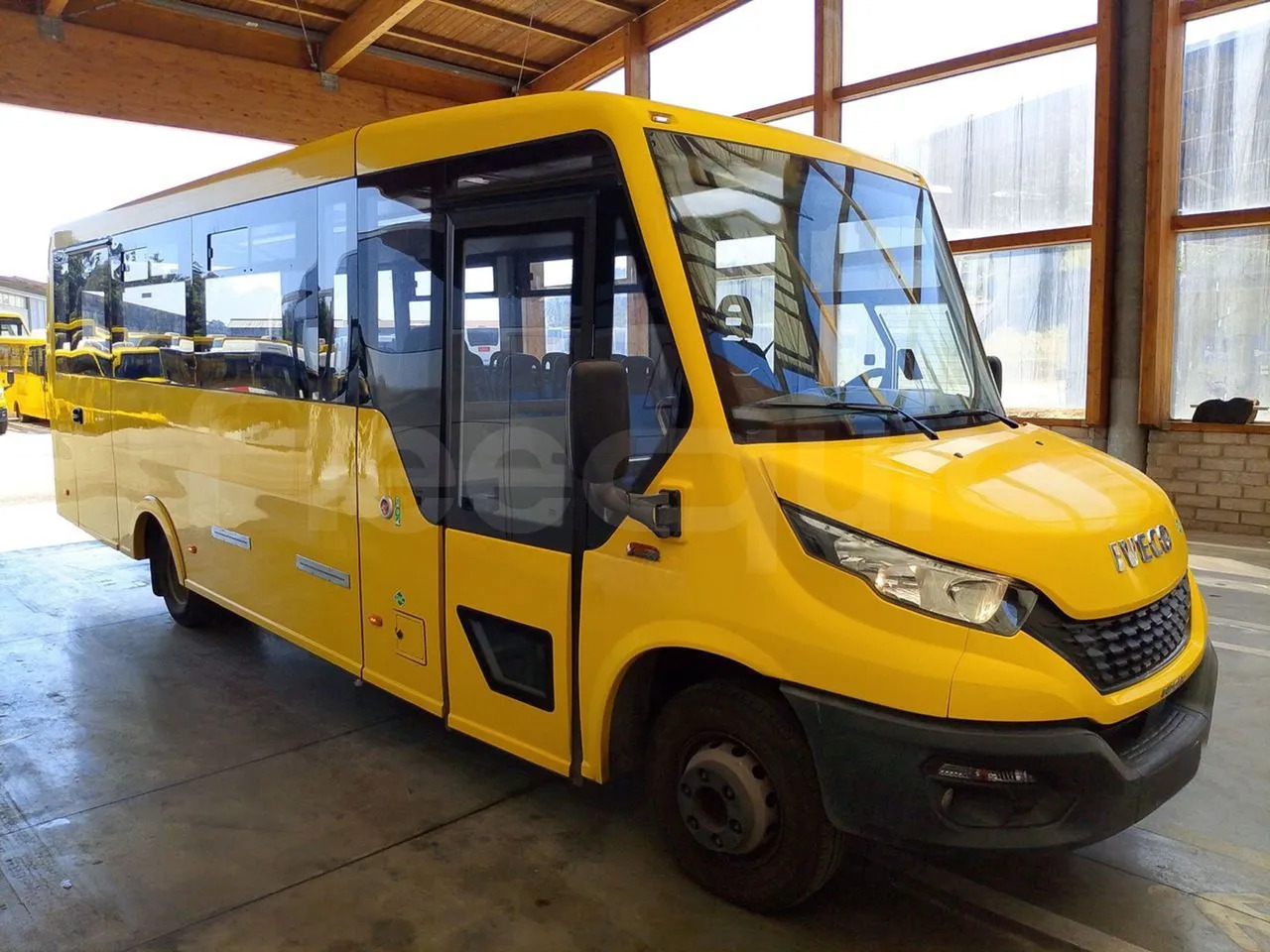 Autobús escolar Iveco Indcar: foto 1