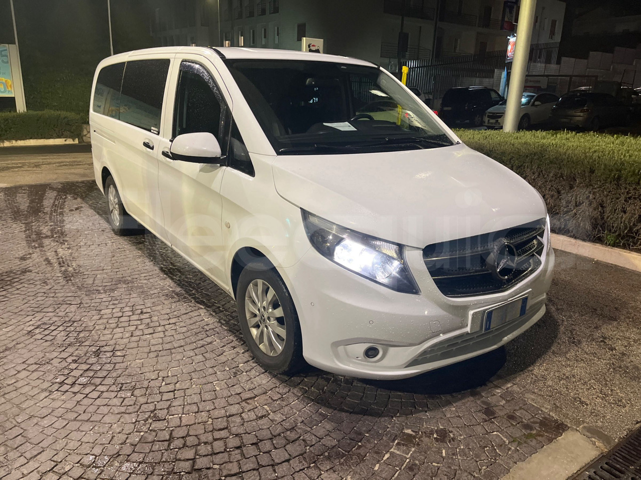 Mercedes-Benz Vito Tourer - Minibús, Furgoneta de pasajeros: foto 1 Mercedes-Benz Vito Tourer - Minibús, Furgoneta de pasajeros: foto 1
