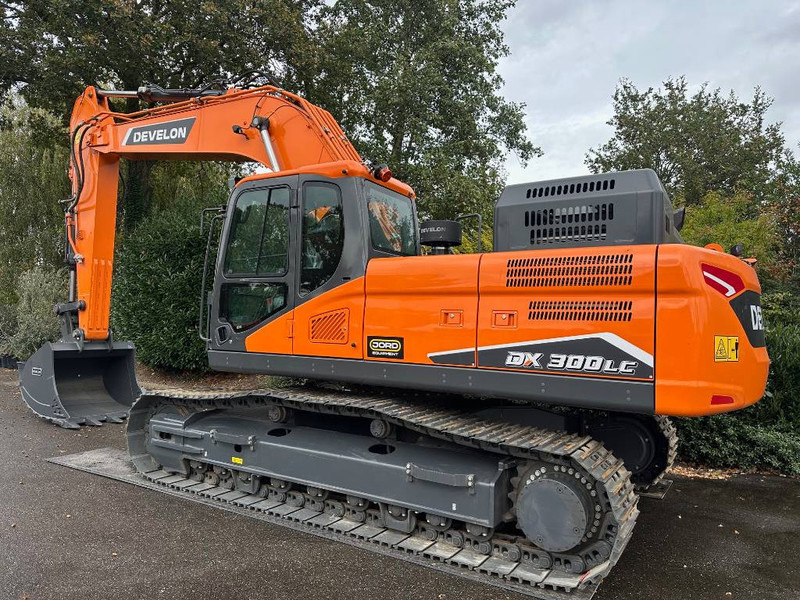Develon DX 300 LC-7M - Excavadora de cadenas: foto 1 Develon DX 300 LC-7M - Excavadora de cadenas: foto 1