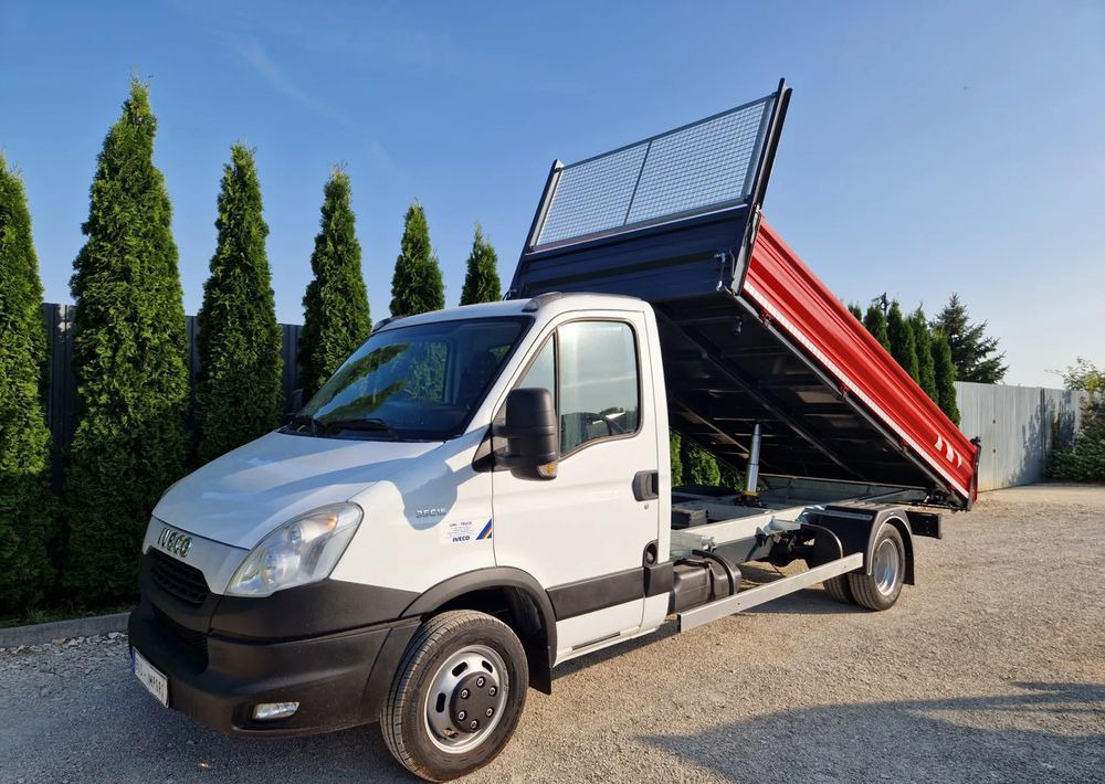 Iveco 35C15 3.0 - Furgoneta basculante: foto 1 Iveco 35C15 3.0 - Furgoneta basculante: foto 1