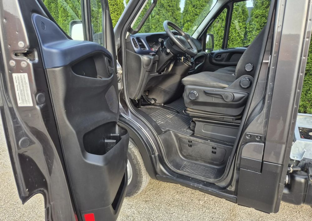 Iveco 35C18 3.0 180KM - Furgoneta basculante: foto 5 Iveco 35C18 3.0 180KM - Furgoneta basculante: foto 5