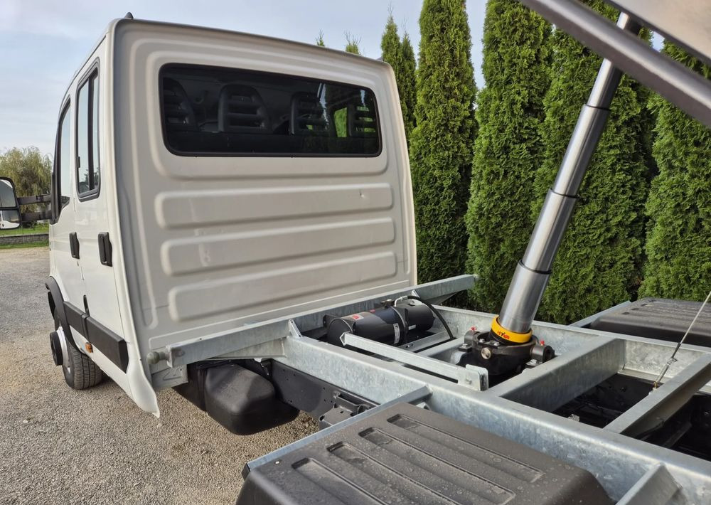 Iveco 60c17 50C15 35C15 / 3.0 170KM - Furgoneta basculante: foto 4 Iveco 60c17 50C15 35C15 / 3.0 170KM - Furgoneta basculante: foto 4