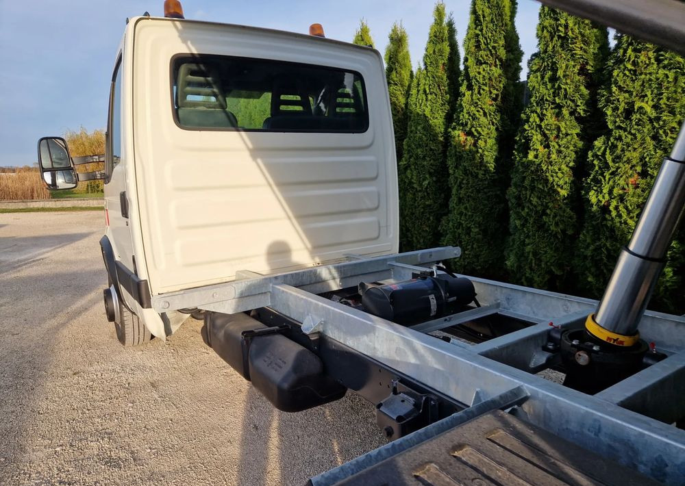 Iveco 65C18 50c15 35c15 3.0 180KM - Furgoneta basculante: foto 4 Iveco 65C18 50c15 35c15 3.0 180KM - Furgoneta basculante: foto 4
