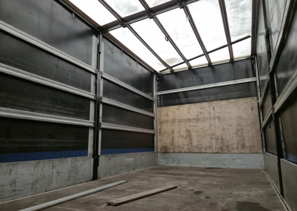 Iveco 70C17 3.0 170KM Skrzyniowy - Furgoneta con lona: foto 4 Iveco 70C17 3.0 170KM Skrzyniowy - Furgoneta con lona: foto 4