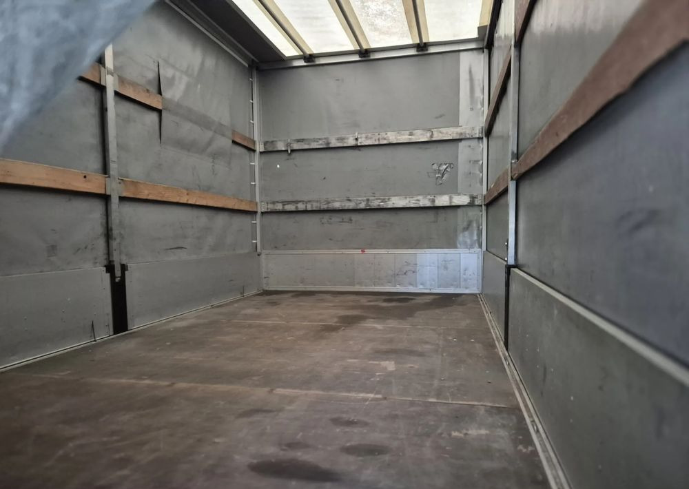 Renault Master 2.3 150KM - Furgoneta con lona: foto 4 Renault Master 2.3 150KM - Furgoneta con lona: foto 4