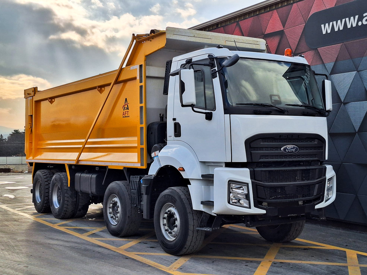 FORD 4445 XD - Camión volquete: foto 3 FORD 4445 XD - Camión volquete: foto 3