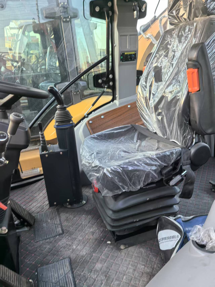 CATERPILLAR 426F new backhoe loader 2025 hot sale jcb - Retroexcavadora: foto 4 CATERPILLAR 426F new backhoe loader 2025 hot sale jcb - Retroexcavadora: foto 4