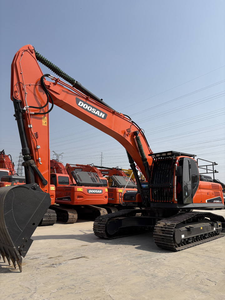 DOOSAN Dx300cl low work hours original excavator - Excavadora de cadenas: foto 3 DOOSAN Dx300cl low work hours original excavator - Excavadora de cadenas: foto 3
