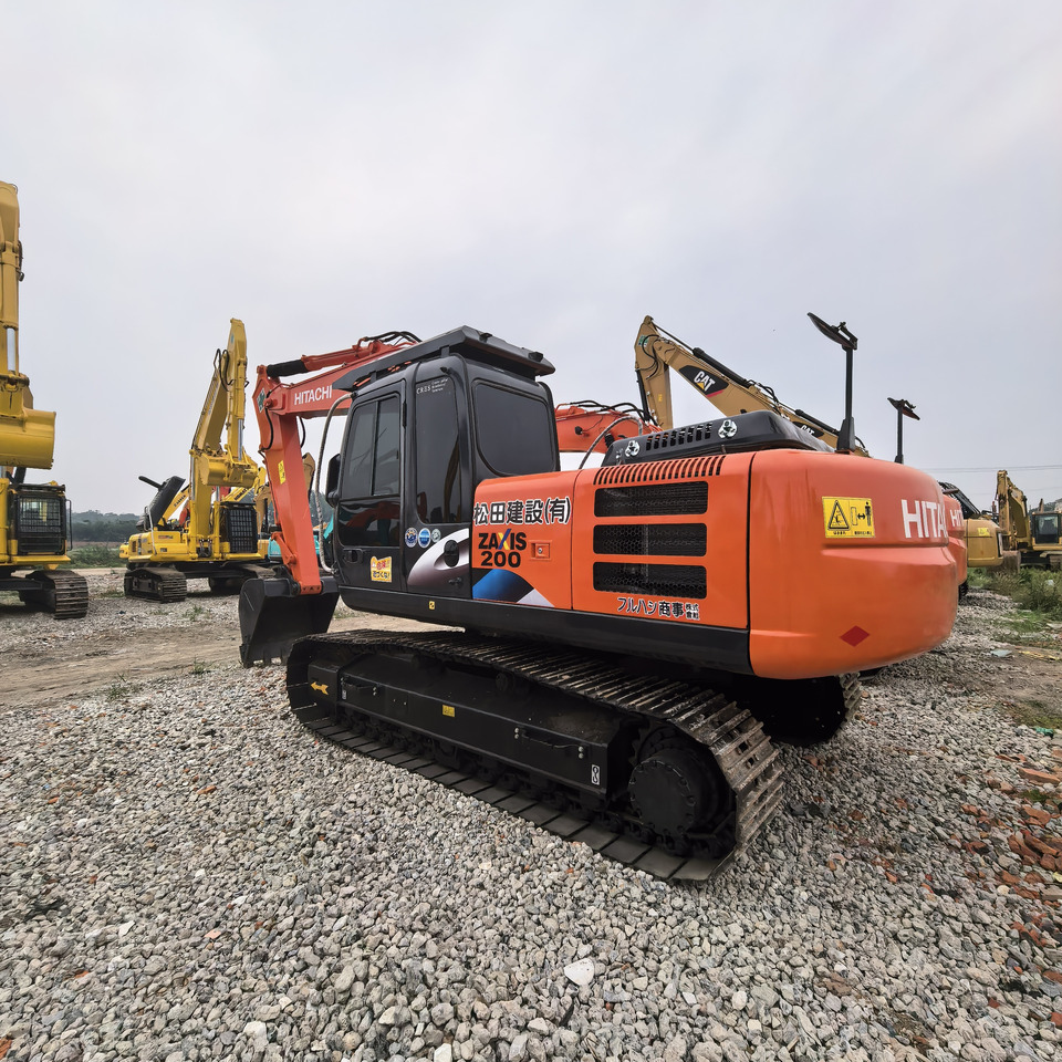 HYUNDAI zx200 japan original HYUNDAI 20 tons excavator - Excavadora de cadenas: foto 2 HYUNDAI zx200 japan original HYUNDAI 20 tons excavator - Excavadora de cadenas: foto 2
