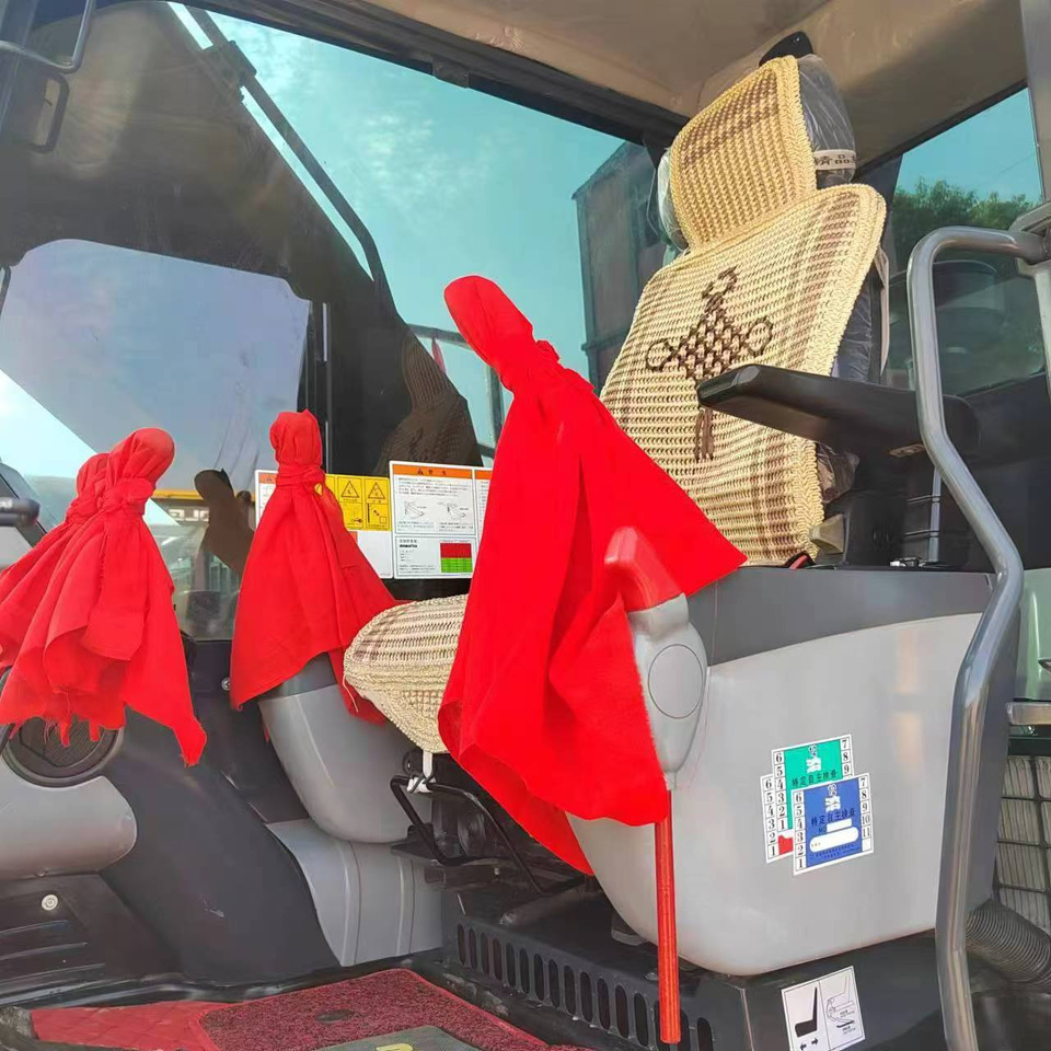 KOMATSU pc200-8N1 used japan brand crawler excavator - Excavadora de cadenas: foto 3 KOMATSU pc200-8N1 used japan brand crawler excavator - Excavadora de cadenas: foto 3