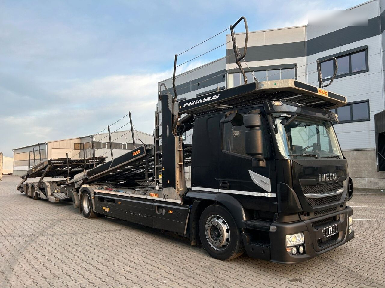 IVECO Stralis 460 - Camión portavehículos: foto 4 IVECO Stralis 460 - Camión portavehículos: foto 4
