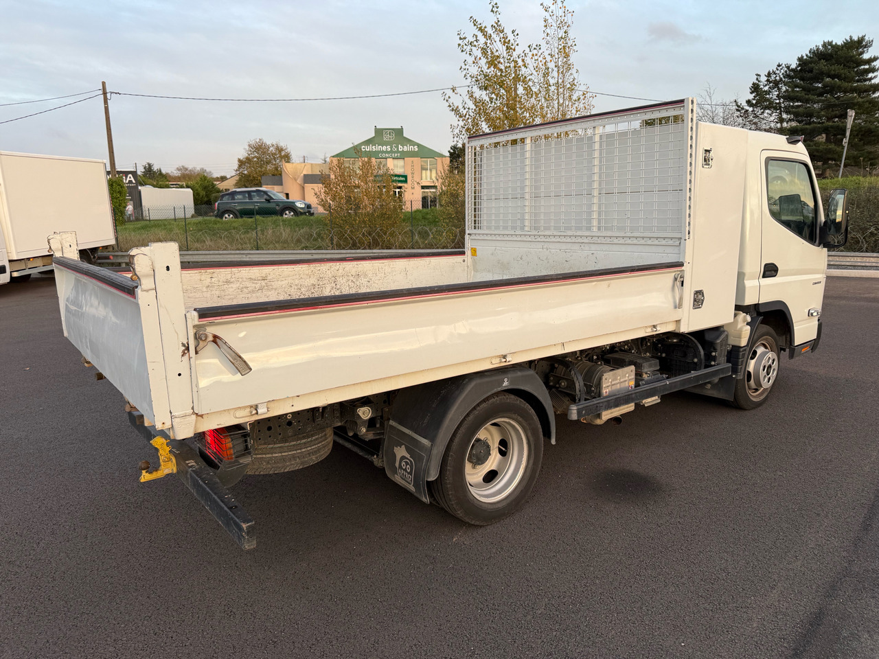 Mitsubishi Canter Fuso - Furgoneta basculante: foto 4 Mitsubishi Canter Fuso - Furgoneta basculante: foto 4