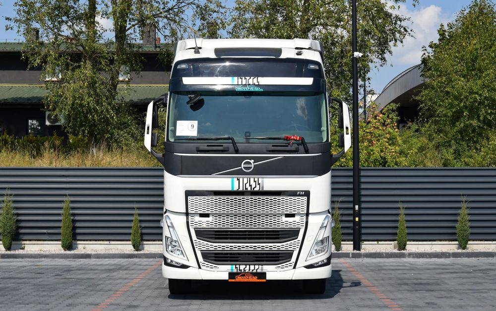 Volvo FH500 / EURO 6 / NOWY MODEL / KLIMATYZACJA POSTOJOWA / ACC / LEDY / 2 ZBIORNIKI / FULL SPILERY / 2023 / NISKI PRZEBIEG / SERWISOWANY / SPROWADZONY - Cabeza tractora: foto 2 Volvo FH500 / EURO 6 / NOWY MODEL / KLIMATYZACJA POSTOJOWA / ACC / LEDY / 2 ZBIORNIKI / FULL SPILERY / 2023 / NISKI PRZEBIEG / SERWISOWANY / SPROWADZONY - Cabeza tractora: foto 2