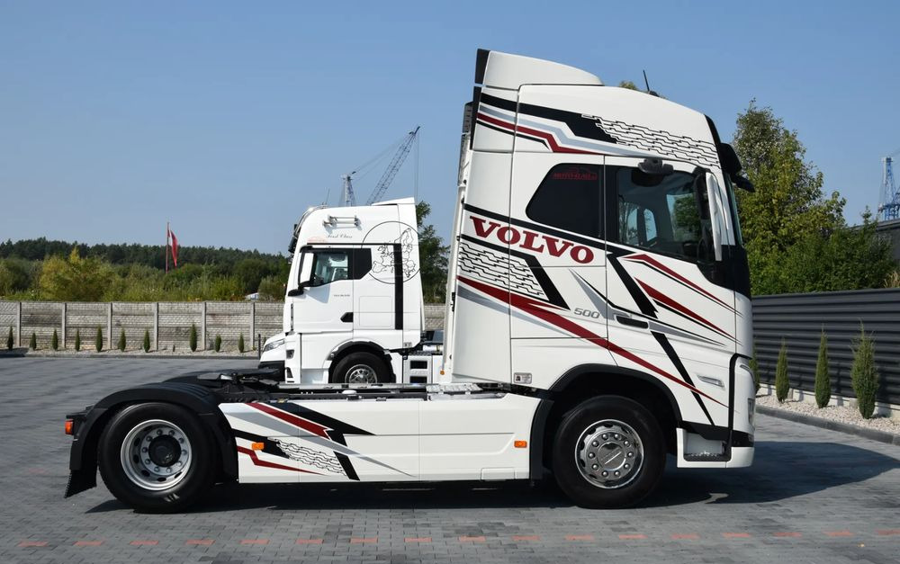 Volvo FH500 / EURO 6 / NOWY MODEL / KLIMATYZACJA POSTOJOWA / ACC / LEDY / 2 ZBIORNIKI PALIWA / FULL SPILERY / 2022 / SERWISOWANY / SPROWADZONY - Cabeza tractora: foto 4 Volvo FH500 / EURO 6 / NOWY MODEL / KLIMATYZACJA POSTOJOWA / ACC / LEDY / 2 ZBIORNIKI PALIWA / FULL SPILERY / 2022 / SERWISOWANY / SPROWADZONY - Cabeza tractora: foto 4