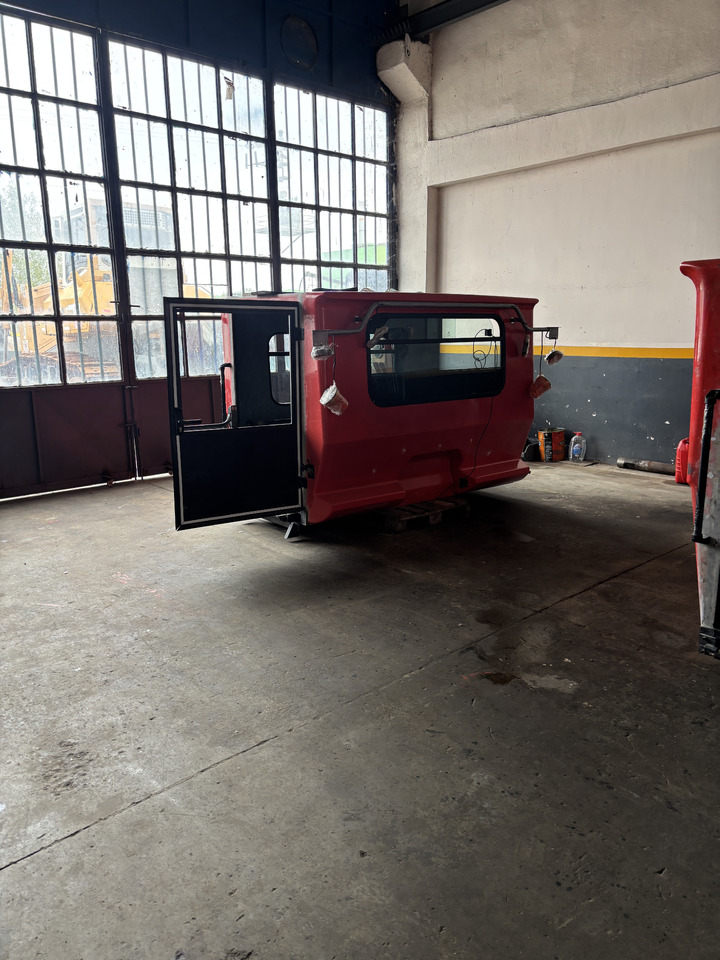 KÄSSBOHRER PISTENBULLY PB100 CABIN - Máquina quitanieve: foto 5 KÄSSBOHRER PISTENBULLY PB100 CABIN - Máquina quitanieve: foto 5