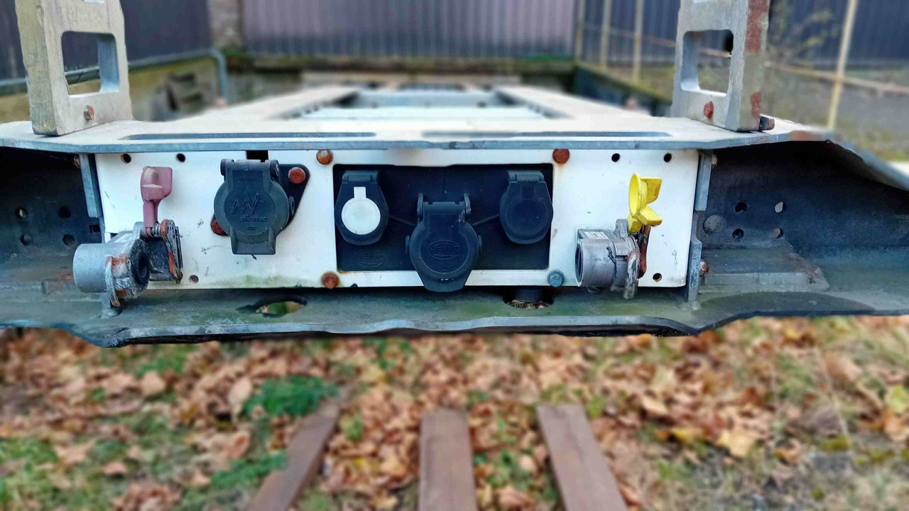 SCHMITZ CARGOBULL châssis porte-conteneur semi-remorque Os  - type SGF*3 - adaptable pour conteneur 20' et 40' - Semirremolque portacontenedore/ Intercambiable: foto 5 SCHMITZ CARGOBULL châssis porte-conteneur semi-remorque Os  - type SGF*3 - adaptable pour conteneur 20' et 40' - Semirremolque portacontenedore/ Intercambiable: foto 5