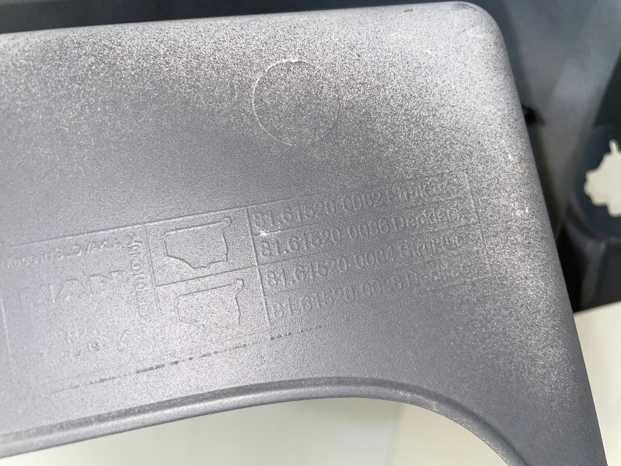 GÓRNA STOPNICA STOPIEŃ MAN TGX TGX3 TG3 81615200082 - Peldaño para Camión: foto 5 GÓRNA STOPNICA STOPIEŃ MAN TGX TGX3 TG3 81615200082 - Peldaño para Camión: foto 5