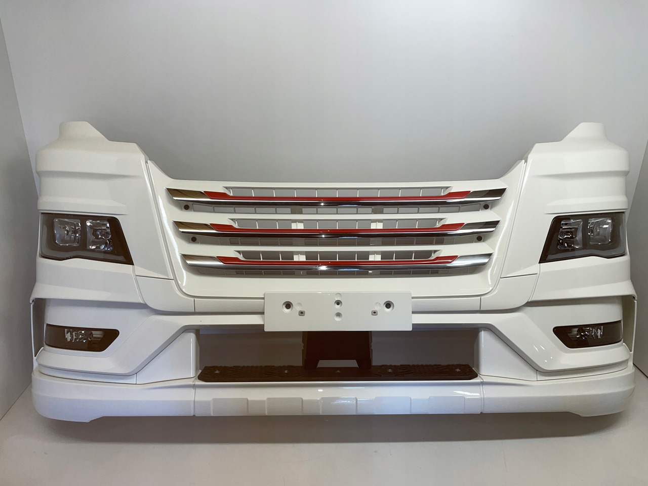 KOMPLETNY ZDERZAK MAN TG3 TGX3 TGX 3 ORYGINALNY KOLOR RAL 9010 - Parachoques para Camión: foto 1 KOMPLETNY ZDERZAK MAN TG3 TGX3 TGX 3 ORYGINALNY KOLOR RAL 9010 - Parachoques para Camión: foto 1