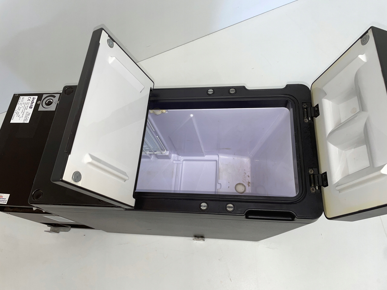 LODÓWKA CHŁODZIARKA IVECO STRALIS INTEL B 504195453 - Cabina e interior para Camión: foto 4 LODÓWKA CHŁODZIARKA IVECO STRALIS INTEL B 504195453 - Cabina e interior para Camión: foto 4