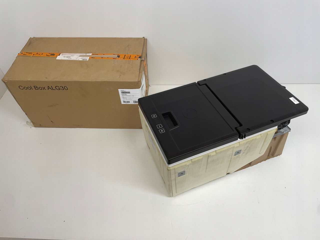 LODÓWKA CHŁODZIARKA MAN TGS TGL TGM 3 TGS3 EURO 6 81639106400 - Cabina e interior para Camión: foto 2 LODÓWKA CHŁODZIARKA MAN TGS TGL TGM 3 TGS3 EURO 6 81639106400 - Cabina e interior para Camión: foto 2