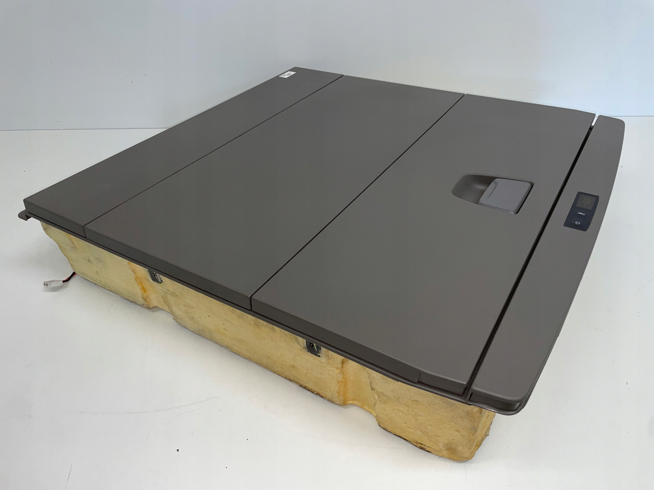 LODÓWKA CHŁODZIARKA SCANIA P G NGS 2770774 - Cabina e interior para Camión: foto 1 LODÓWKA CHŁODZIARKA SCANIA P G NGS 2770774 - Cabina e interior para Camión: foto 1