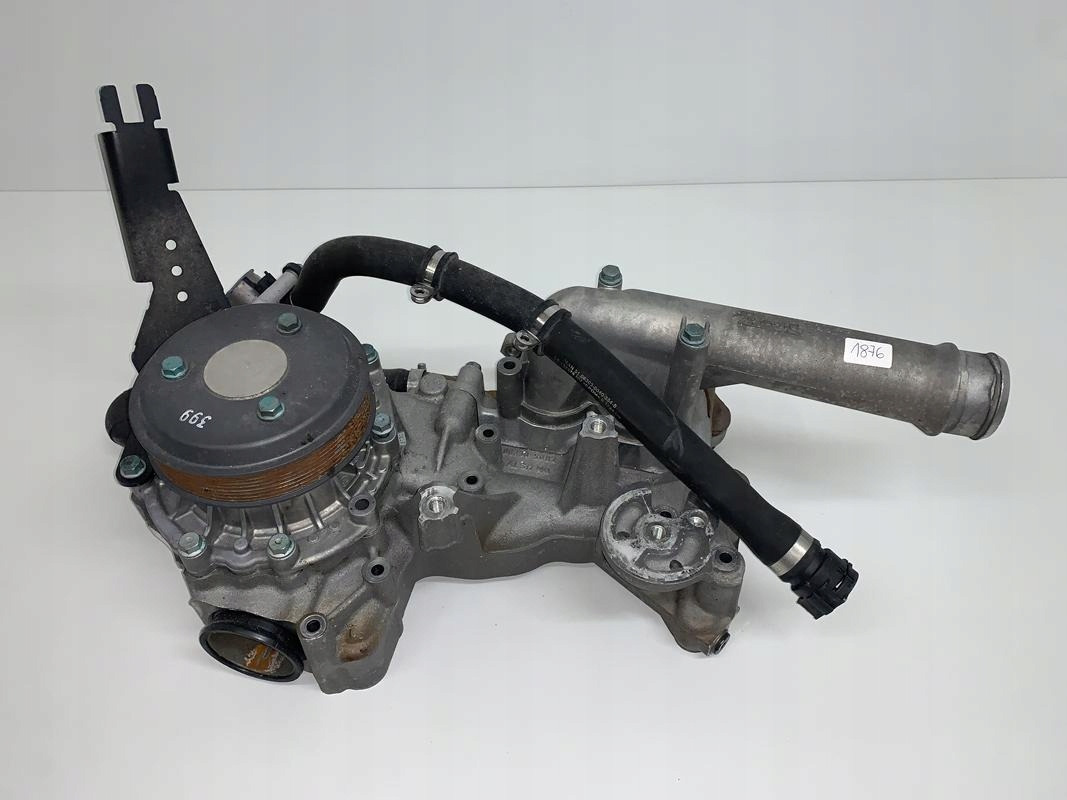 OBUDOWA POMPY WODY MAN TGX TGS EURO 6 D2676 - Bomba de refrigerante para Camión: foto 1 OBUDOWA POMPY WODY MAN TGX TGS EURO 6 D2676 - Bomba de refrigerante para Camión: foto 1