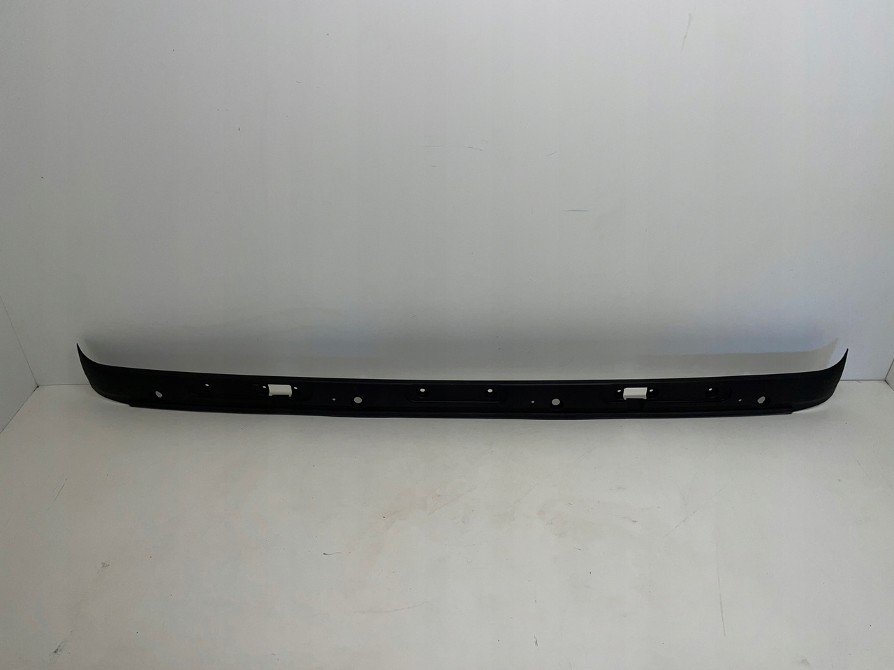 PODSZYBIE OSŁONA MASKOWNICA DAF 105 XF DAF 1665944 - Parabrisas para Camión: foto 1 PODSZYBIE OSŁONA MASKOWNICA DAF 105 XF DAF 1665944 - Parabrisas para Camión: foto 1