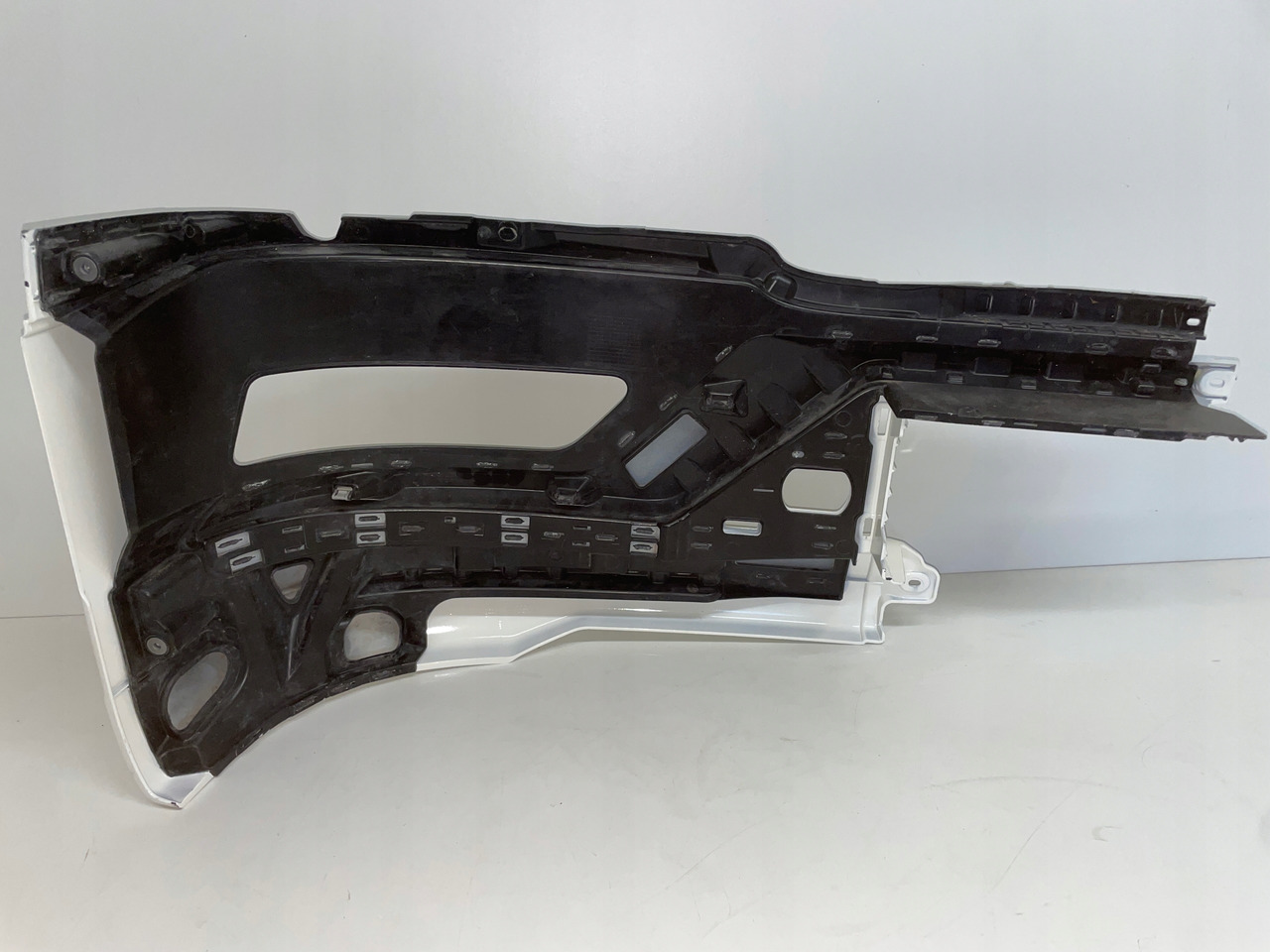 PRAWA OSŁONA NA HALOGEN ZDERZAK MAN TG3 TGX 3 81416142276 - Parachoques para Camión: foto 4 PRAWA OSŁONA NA HALOGEN ZDERZAK MAN TG3 TGX 3 81416142276 - Parachoques para Camión: foto 4