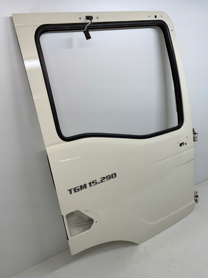 PRAWE DRZWI MAN TGS3 TGS 3 TGS-3 TGL TGM - Puerta y piezas para Camión: foto 2 PRAWE DRZWI MAN TGS3 TGS 3 TGS-3 TGL TGM - Puerta y piezas para Camión: foto 2