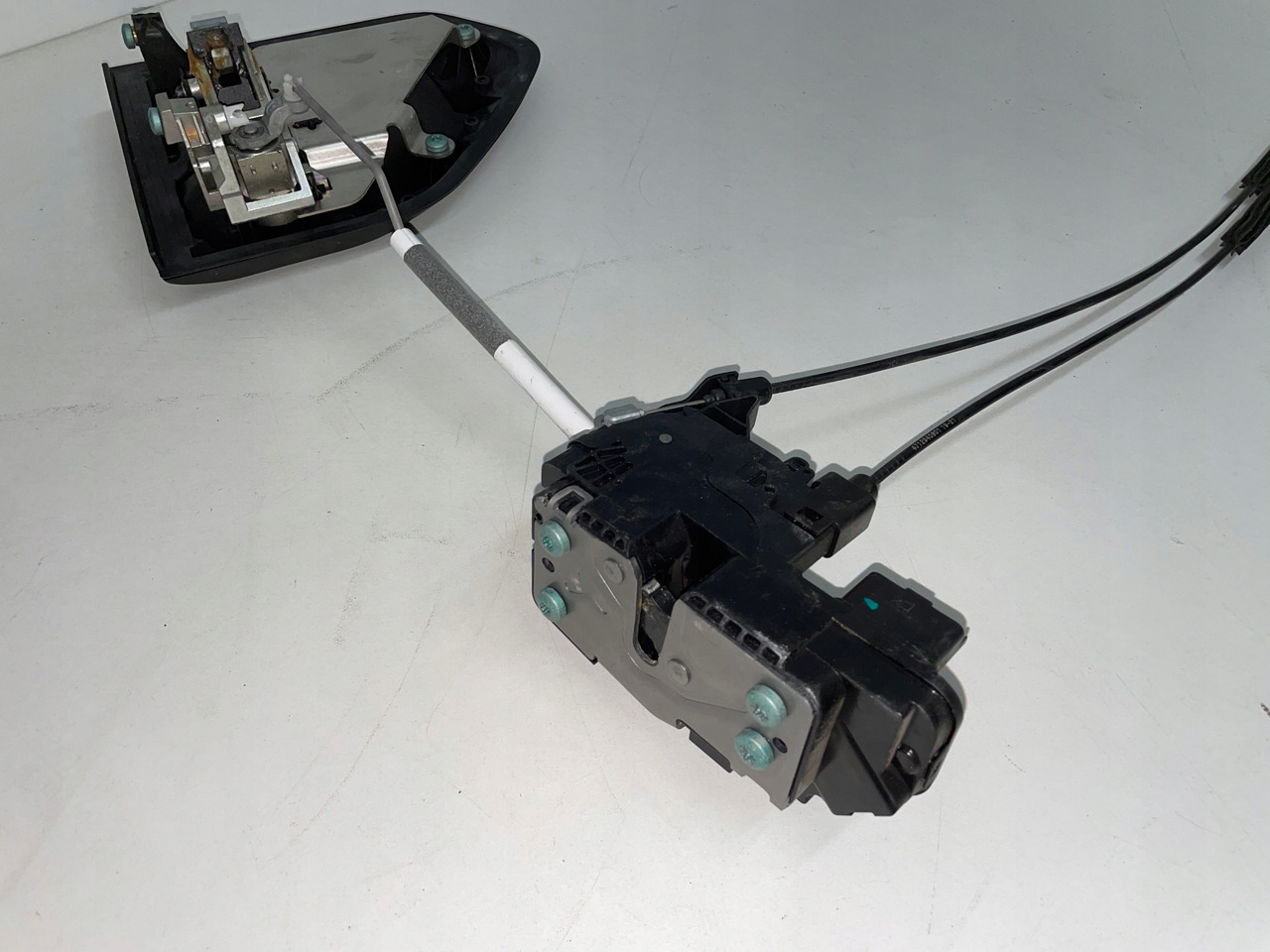 PRAWY CENTRALNY ZAMEK , KLAMKA LINKA MAN TGS TGX TGL TGM 3 TG3 - Puerta y piezas para Camión: foto 2 PRAWY CENTRALNY ZAMEK , KLAMKA LINKA MAN TGS TGX TGL TGM 3 TG3 - Puerta y piezas para Camión: foto 2