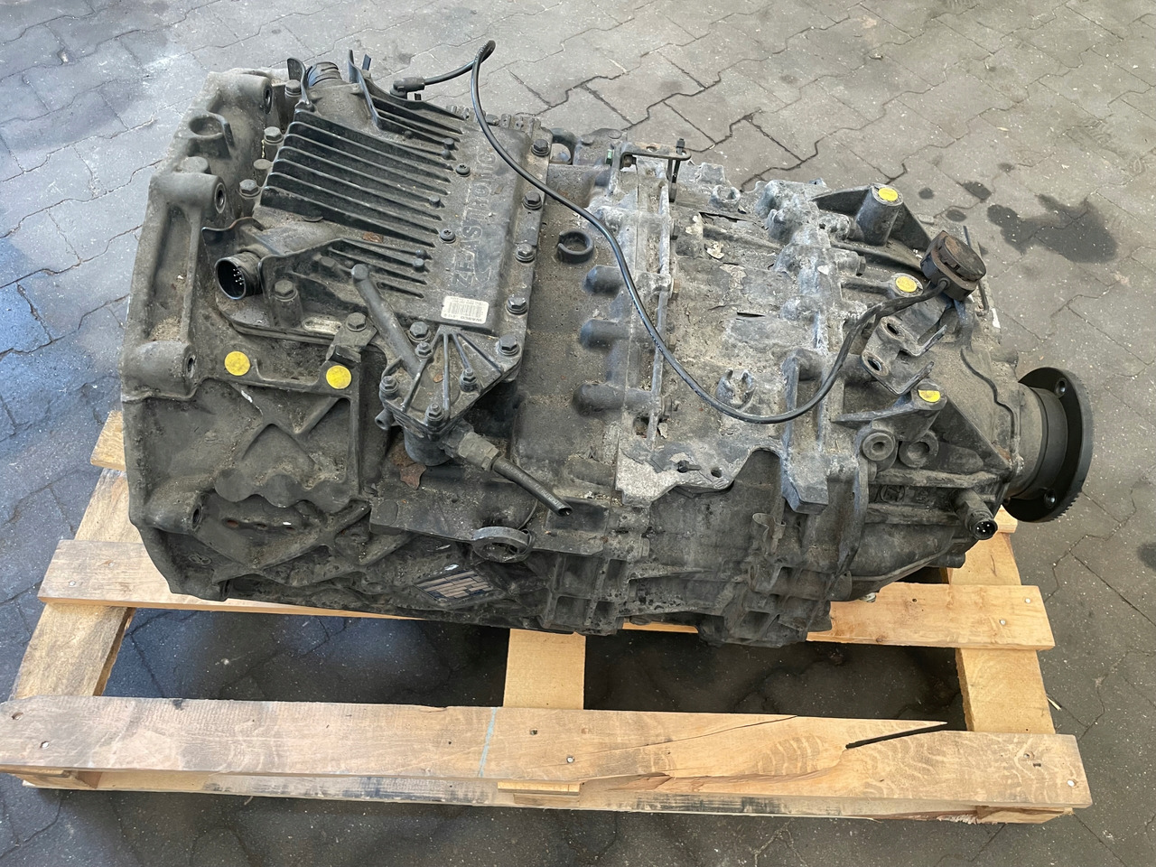 SKRZYNIA BIEGÓW MAN TGS TGX EURO 6 12AS2330TD - Caja de cambios para Camión: foto 1 SKRZYNIA BIEGÓW MAN TGS TGX EURO 6 12AS2330TD - Caja de cambios para Camión: foto 1