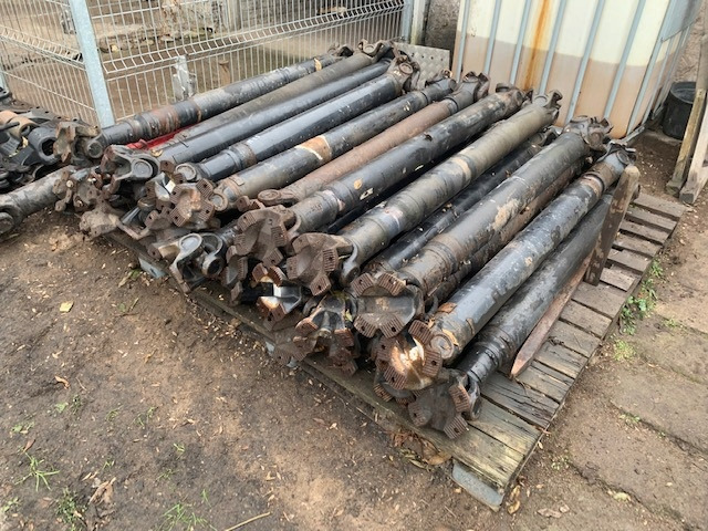 WAŁ NAPĘDOWY MAN TGA TGX TGS CENA OD 100 ZŁ - Palier para Camión: foto 1 WAŁ NAPĘDOWY MAN TGA TGX TGS CENA OD 100 ZŁ - Palier para Camión: foto 1