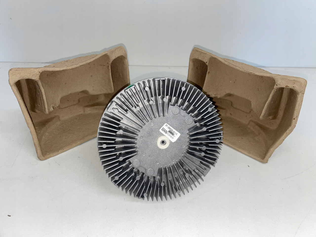 WISKOZA SPRZĘGŁO WISKOTYCZNE MAN TGA D28 - Ventilador: foto 1 WISKOZA SPRZĘGŁO WISKOTYCZNE MAN TGA D28 - Ventilador: foto 1