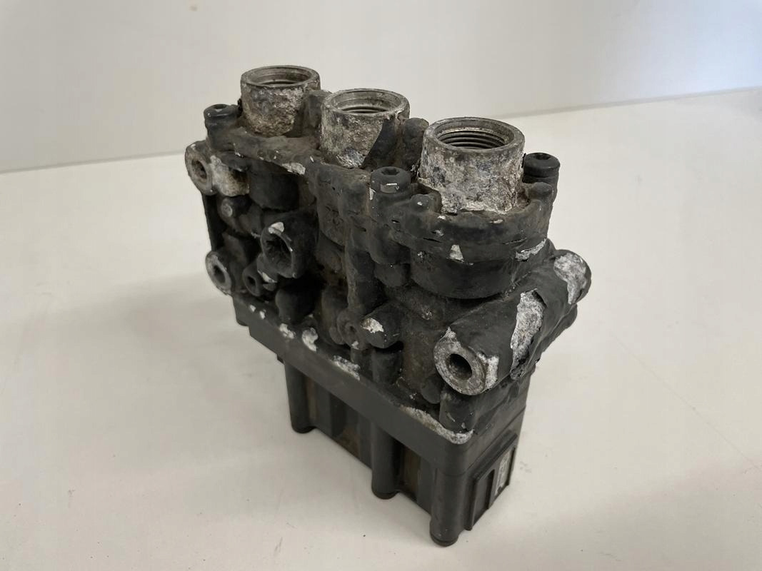 ZAWÓR PODUSZEK MERCEDES ACTROS MP 4 A0013270725 - Válvula de freno para Camión: foto 1 ZAWÓR PODUSZEK MERCEDES ACTROS MP 4 A0013270725 - Válvula de freno para Camión: foto 1