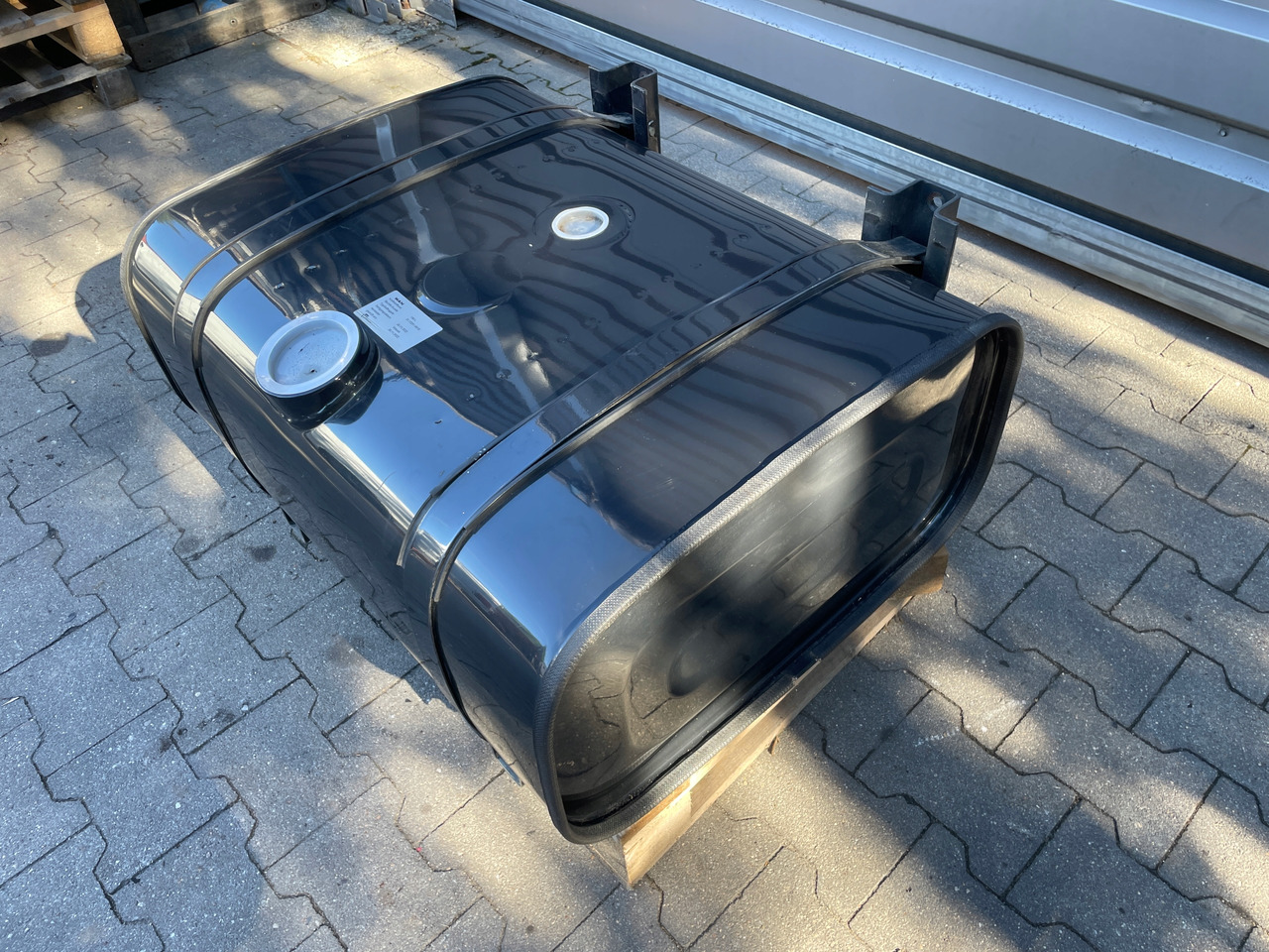 ZBIORNIK PALIWA MAN 150 L , L2000 TGL TGM 81122015818 - NOWY - - Depósito de combustible para Camión: foto 4 ZBIORNIK PALIWA MAN 150 L , L2000 TGL TGM 81122015818 - NOWY - - Depósito de combustible para Camión: foto 4