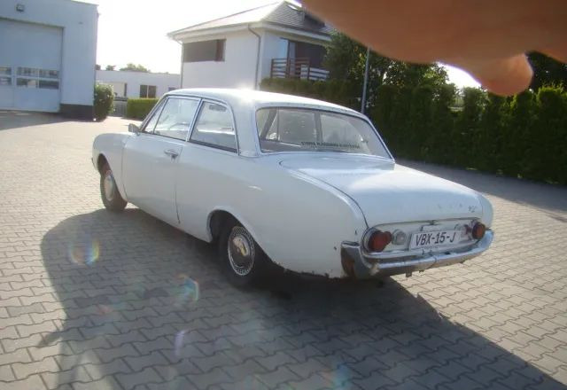 Ford Taunus - Berlina: foto 3 Ford Taunus - Berlina: foto 3