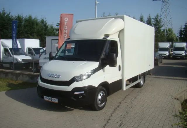 Iveco DAILY 40 C 15 3.0TDI 3.5T DMC WINDA 1000KG1000KG - Furgoneta caja cerrada: foto 1 Iveco DAILY 40 C 15 3.0TDI 3.5T DMC WINDA 1000KG1000KG - Furgoneta caja cerrada: foto 1
